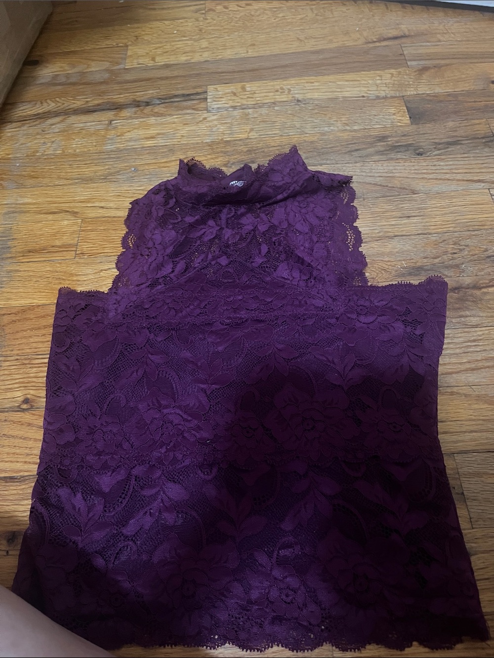 Guess Burgundy Lace Mock Neck Top – Size Small